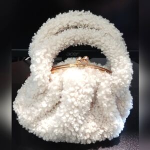 TOPSHOP- Sherpa clutch